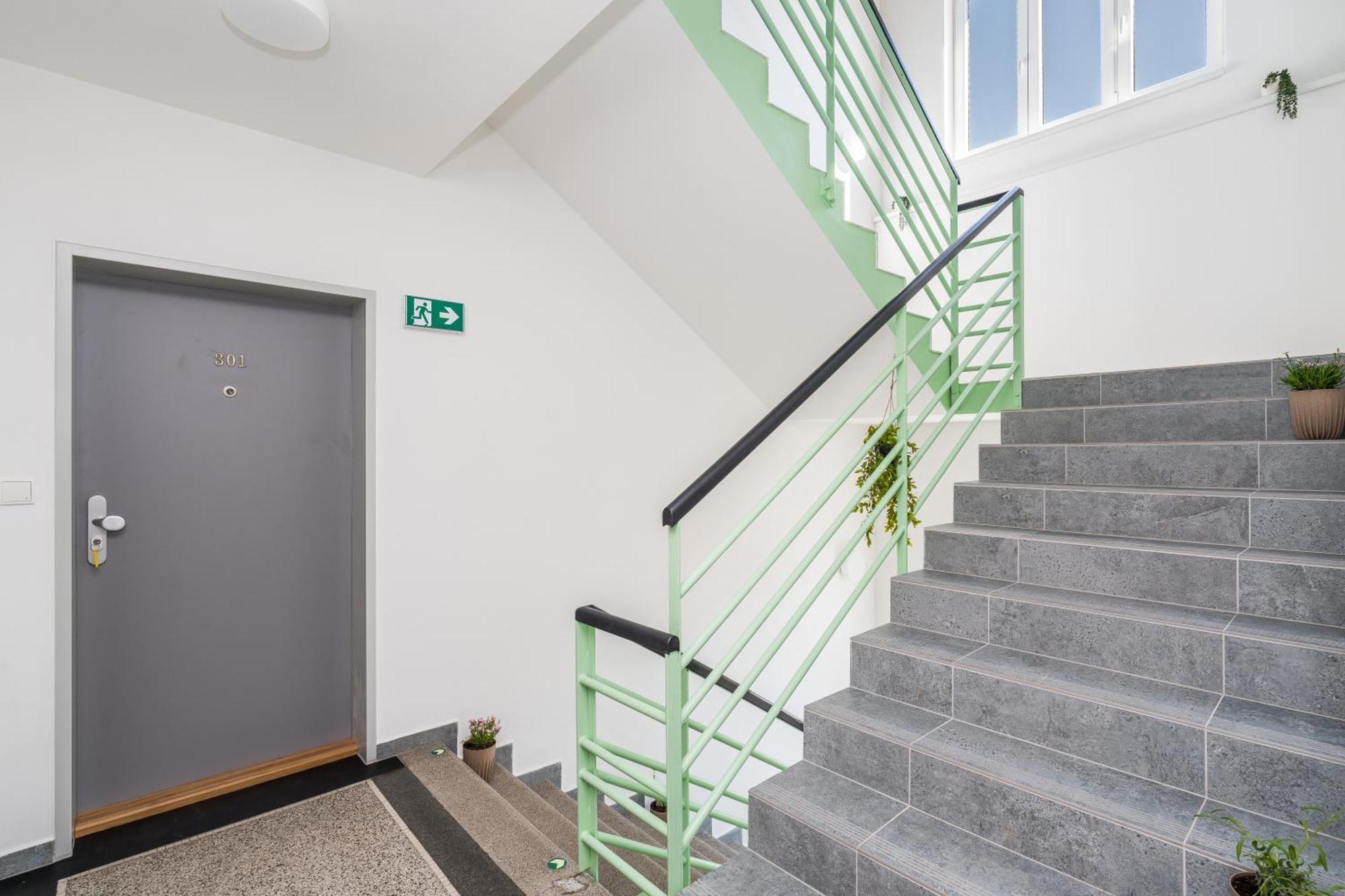 Perla Hradce 101 Apartment Hradec Kralove Bagian luar foto