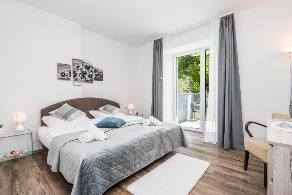Perla Hradce 101 Apartment Hradec Kralove Bagian luar foto